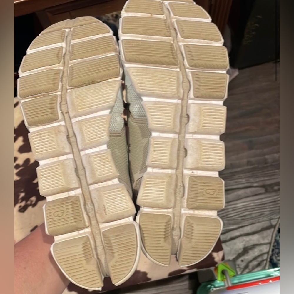Women’s On Cloud running shoe